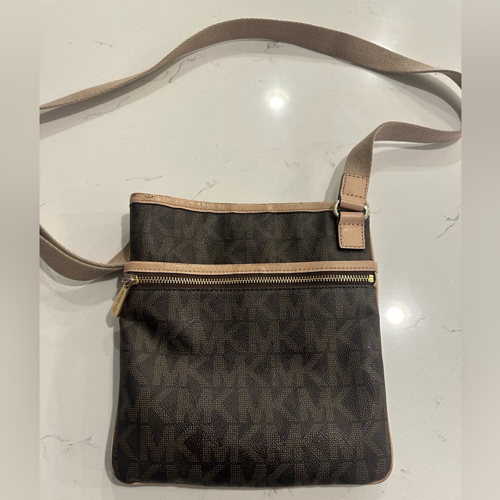 Micheal Kors Crossbody Purse